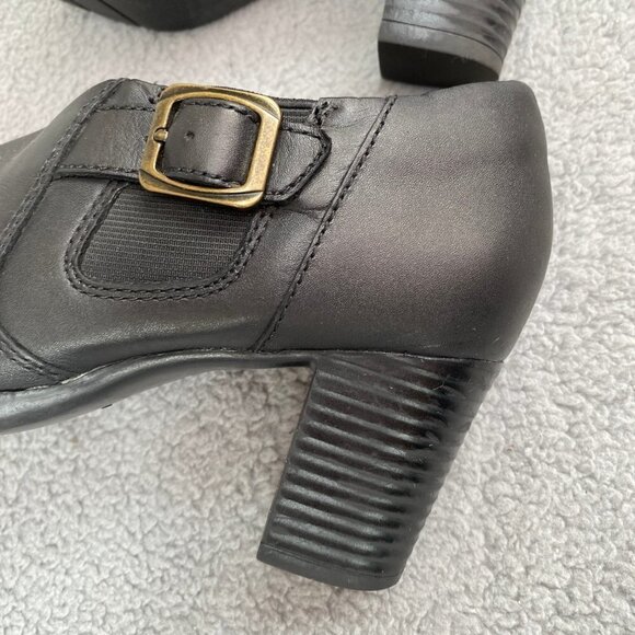 Clarks Collection Black Leather Buckle Ankle Boots Booties Sz 7 - Picture 13 of 16